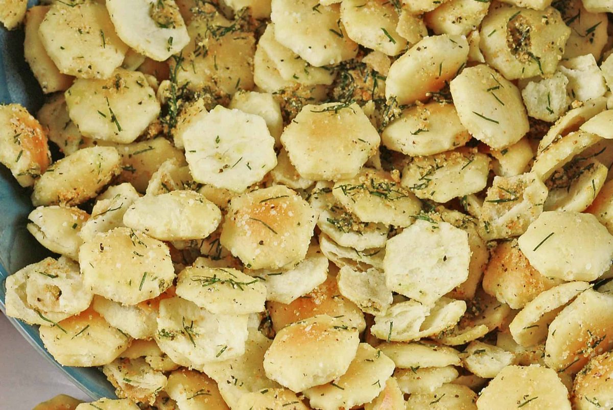 Dill Seasoned Oyster Crackers - A Delicious Cracker For Soup