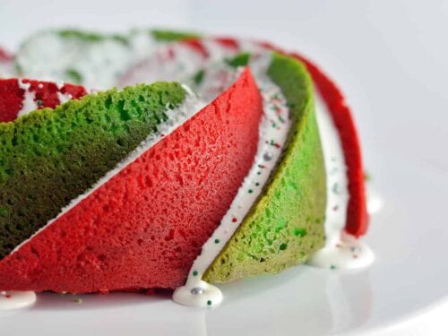 https://www.savoryexperiments.com/wp-content/uploads/2015/12/Christmas-Swirl-Bundt-Cake-Recipe-1-500x375.jpg