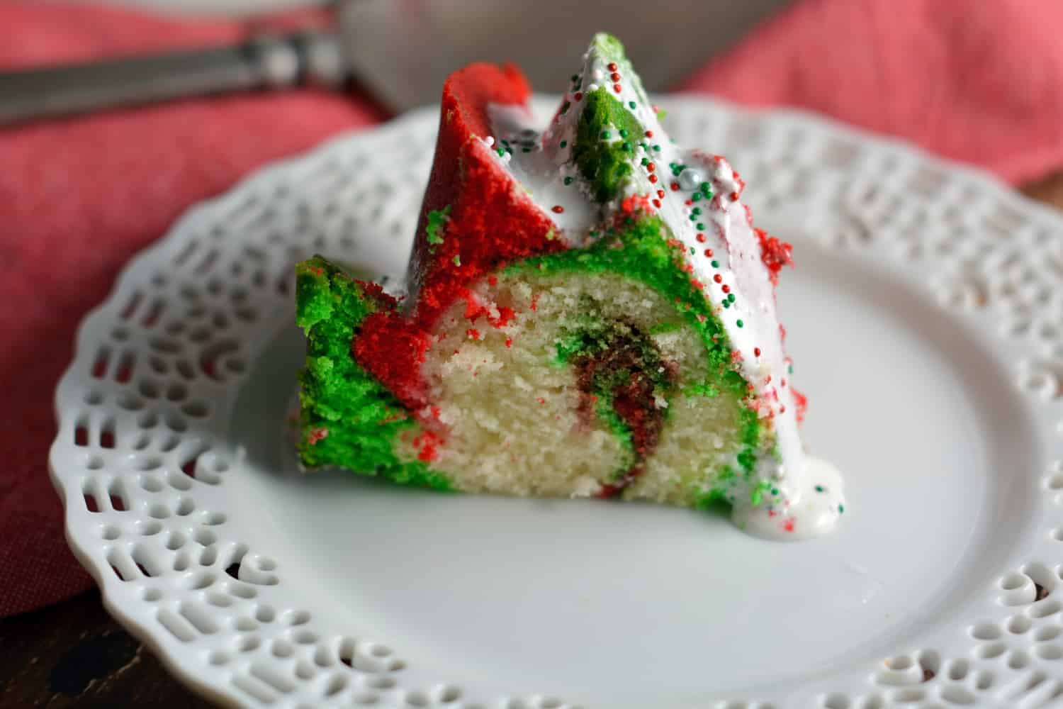 https://www.savoryexperiments.com/wp-content/uploads/2015/12/Christmas-Swirl-Bundt-Cake-Recipe-2.jpg