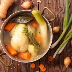 This is an easy step-by-step guide on how to make stock at home! Follow these simple tips on making homemade stock to take out the guesswork! #howtomakestock #howtomakechickenstock #homemadestock www.savoryexperiments.com