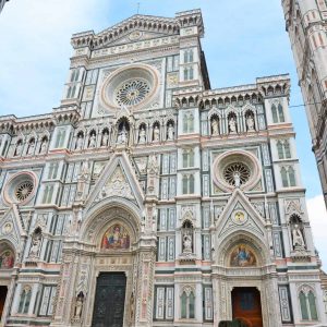 Things to do in Florence, a city full of architecture, mystery, intrigue, art and of course, food! #florenceitaly #thingstodoinflorence www.savoryexperiments.com