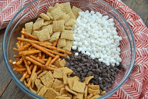 S'Mores Trail Mix - Delicious Salty & Sweet Trail Mix Recipe