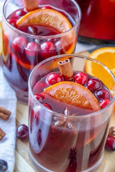 mulled wine in glasses