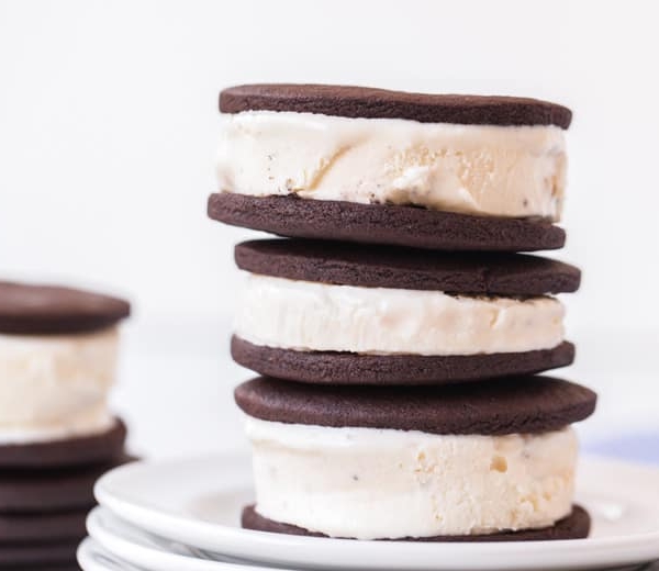 pile of ice cream sandwiches