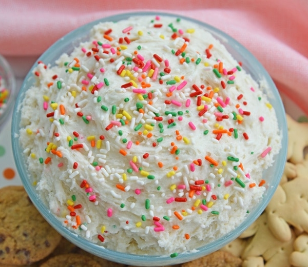 bowl of funfetti dunkaroo dip