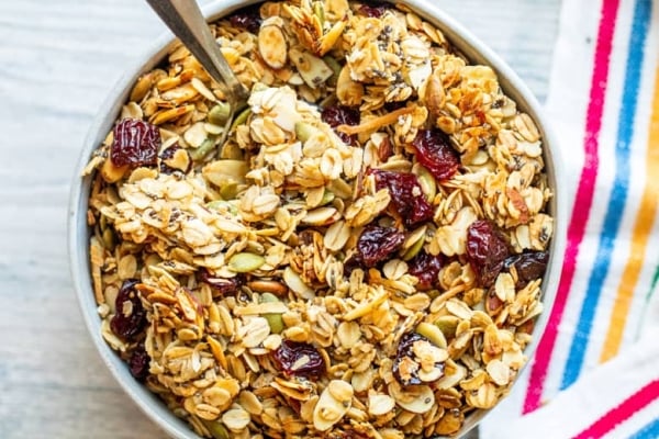 BEST Homemade Granola Recipe with Toasted Coconut- Easy Granola