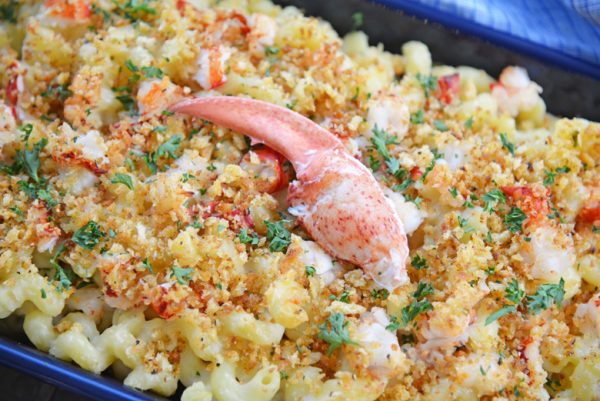 BEST Lobster Mac and Cheese (Creamy, Delicious & EASY!)