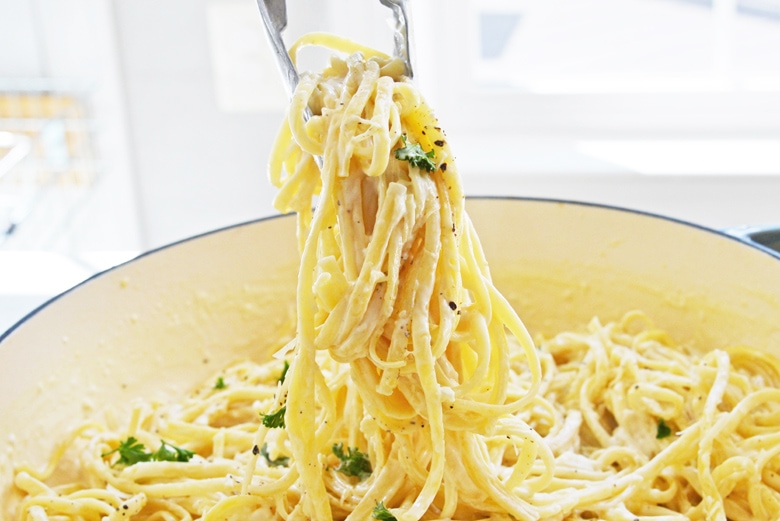 BEST Parmesan Garlic Linguine Recipe - Super Easy Pasta Dish!