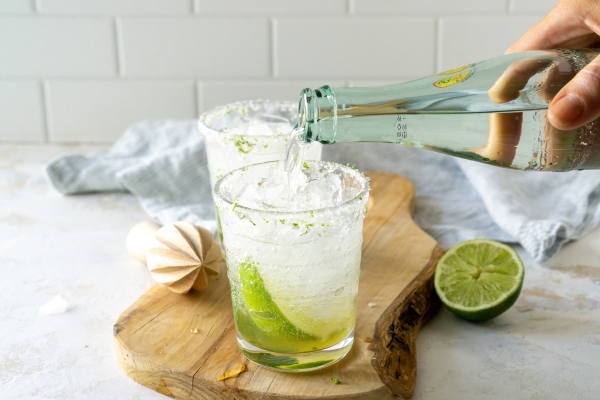 EASY Mint Mojitos Recipe with a Homemade Lime Simple Syrup!