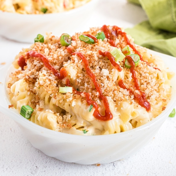 BEST Lobster Mac And Cheese (Creamy, Delicious & EASY!)