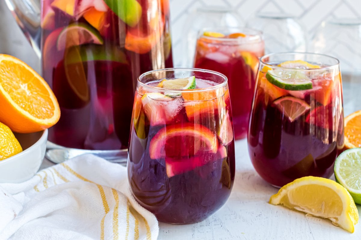Easy and Delicious Red Wine Sangria