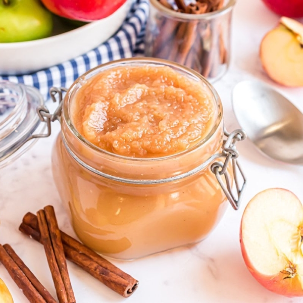 applesauce in a mason jar