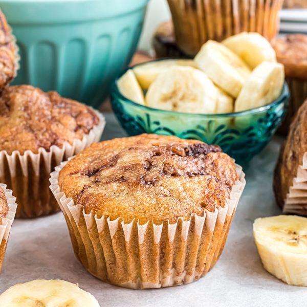 banana nutella muffins with banana slices