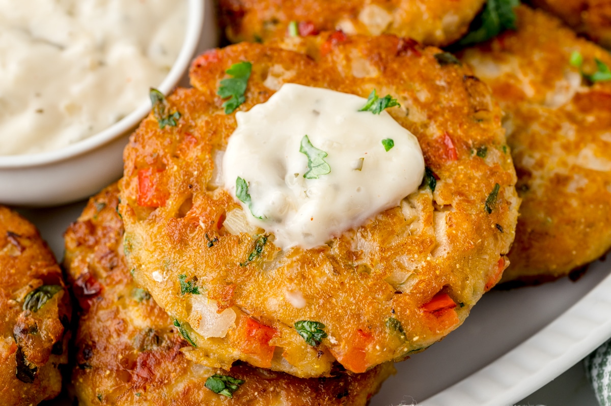 Oven Baked Salmon Cakes | FaveSouthernRecipes.com