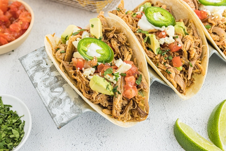 EASY Instant Pot Carnitas Recipe (Pressure Cooker Carnitas!)