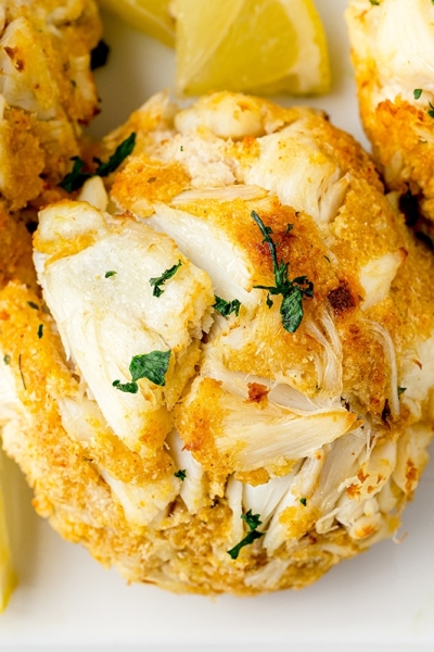 close up of jumbo lump pieces of blue crab meat in a crab cake