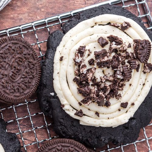 40+ BEST Oreo Dessert Recipes (Cheesecakes, Cookies & More!)