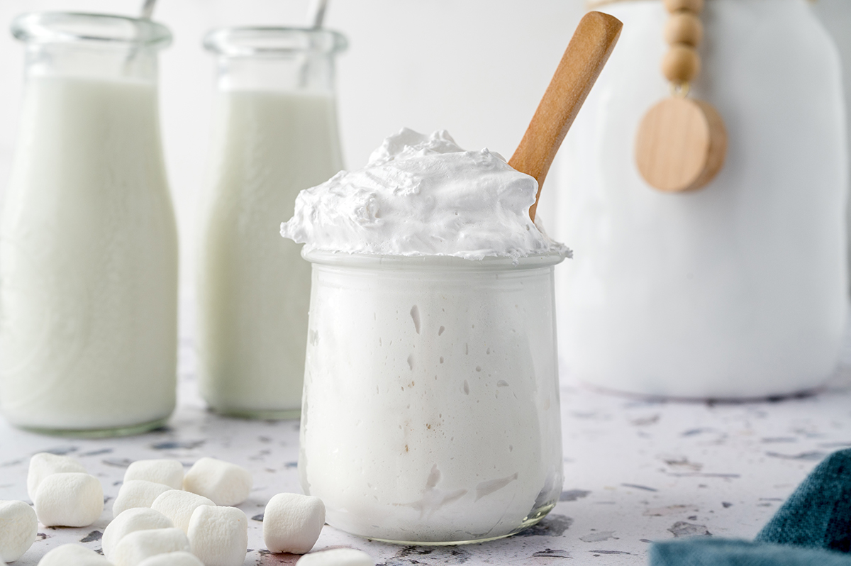 How to Make Marshmallow Fluff in 5 Easy Steps