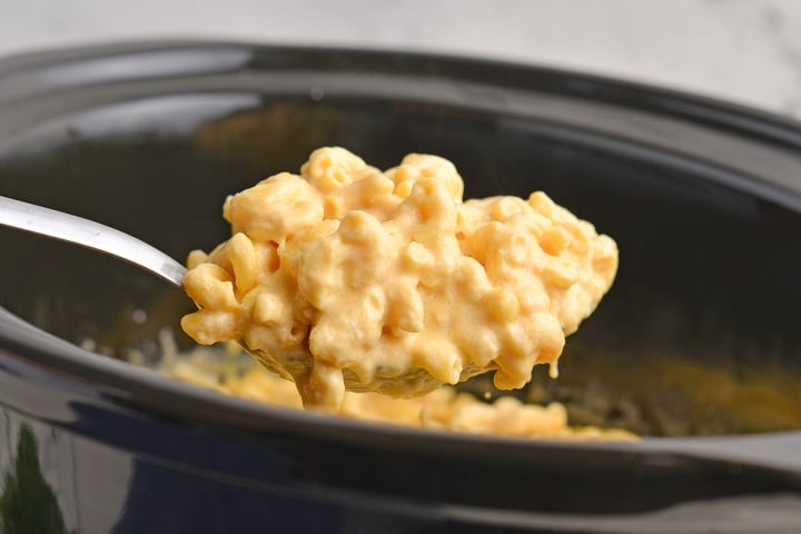 EASY Crock Pot Mac And Cheese Slow Cooker Mac Cheese   Slow Cooker Mac And Cheese 8 720x480 