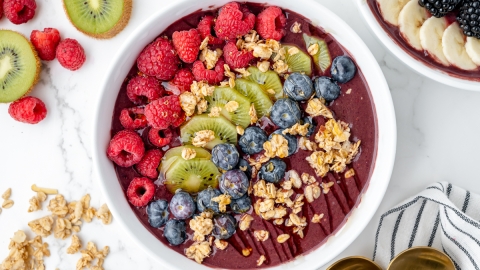 How to Make an Acai Bowl (5-Ingredients and 5-Minutes!) - Two Spoons