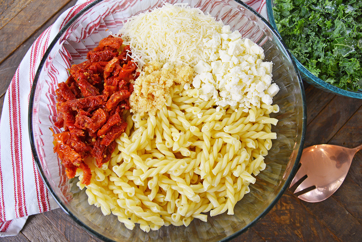 kale pasta salad ingredients