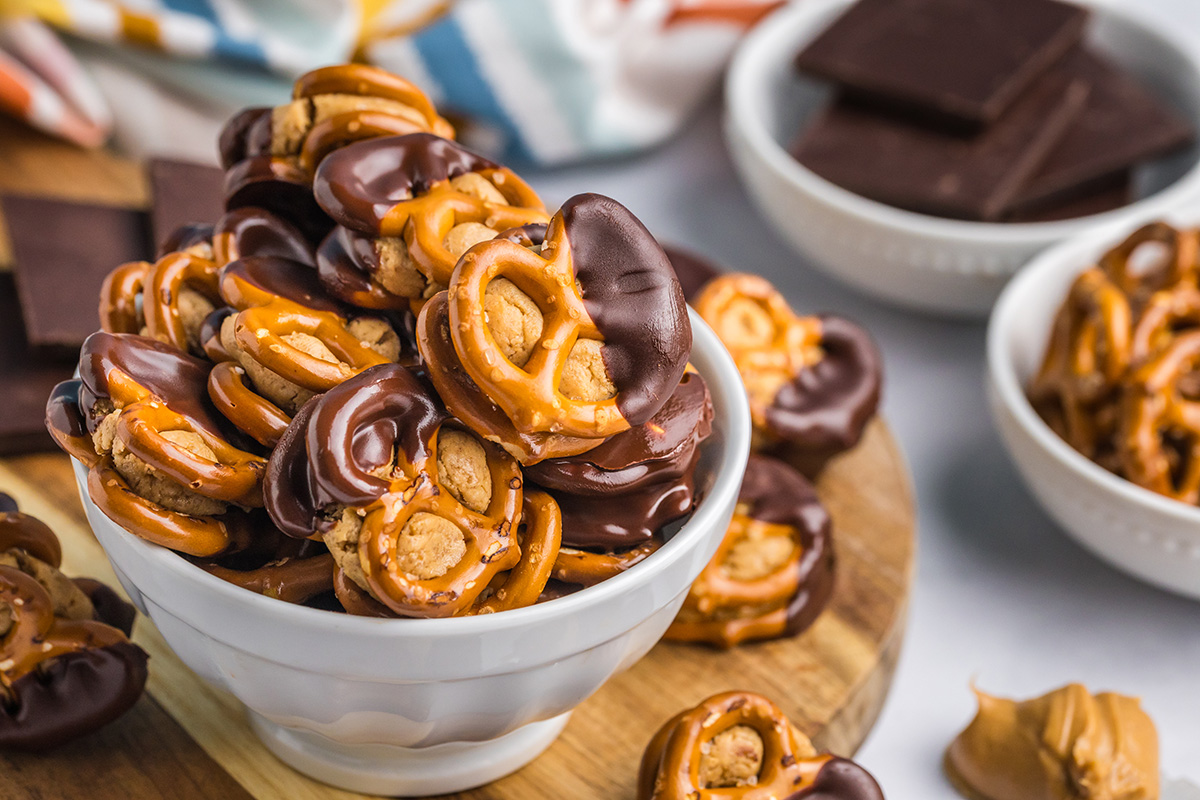 angled shot of bowl of peanut butter pretzel bites