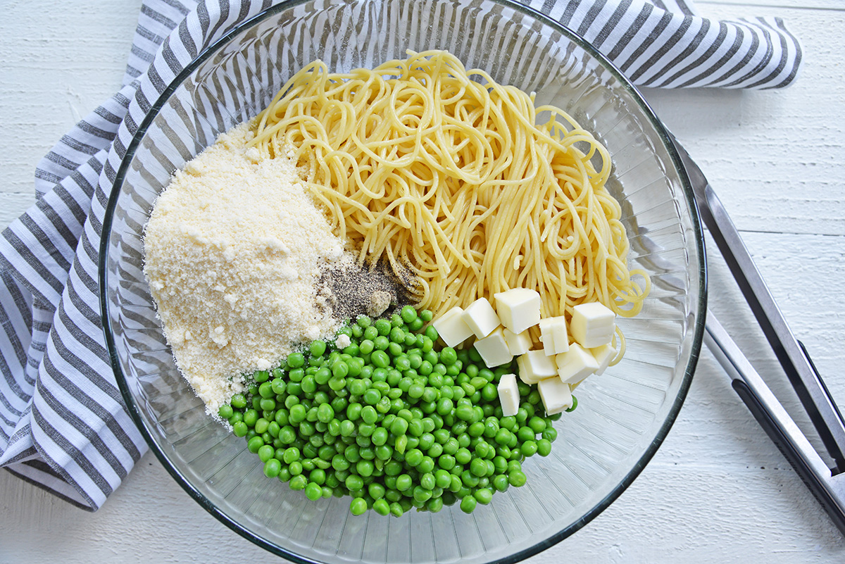 ingredients for pasta and peas