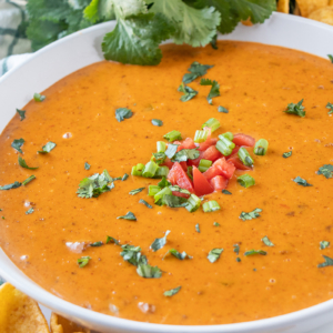 chili cheese dip with corn chips