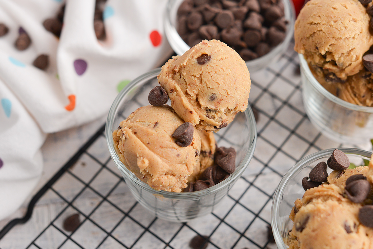 two scoops of eggless edible cookie dough for one