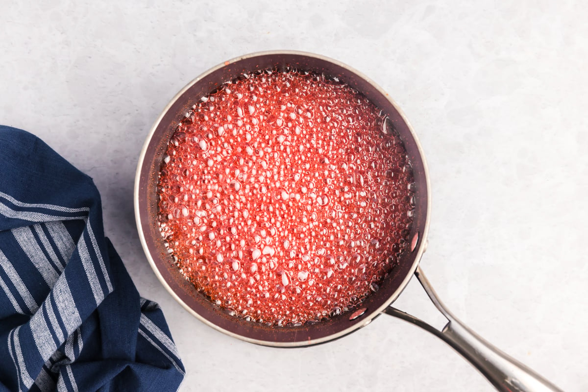 candy coating bubbling in pan