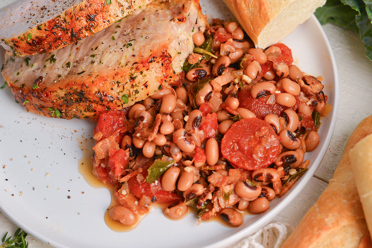 overhead shot of black eyed peas on plate