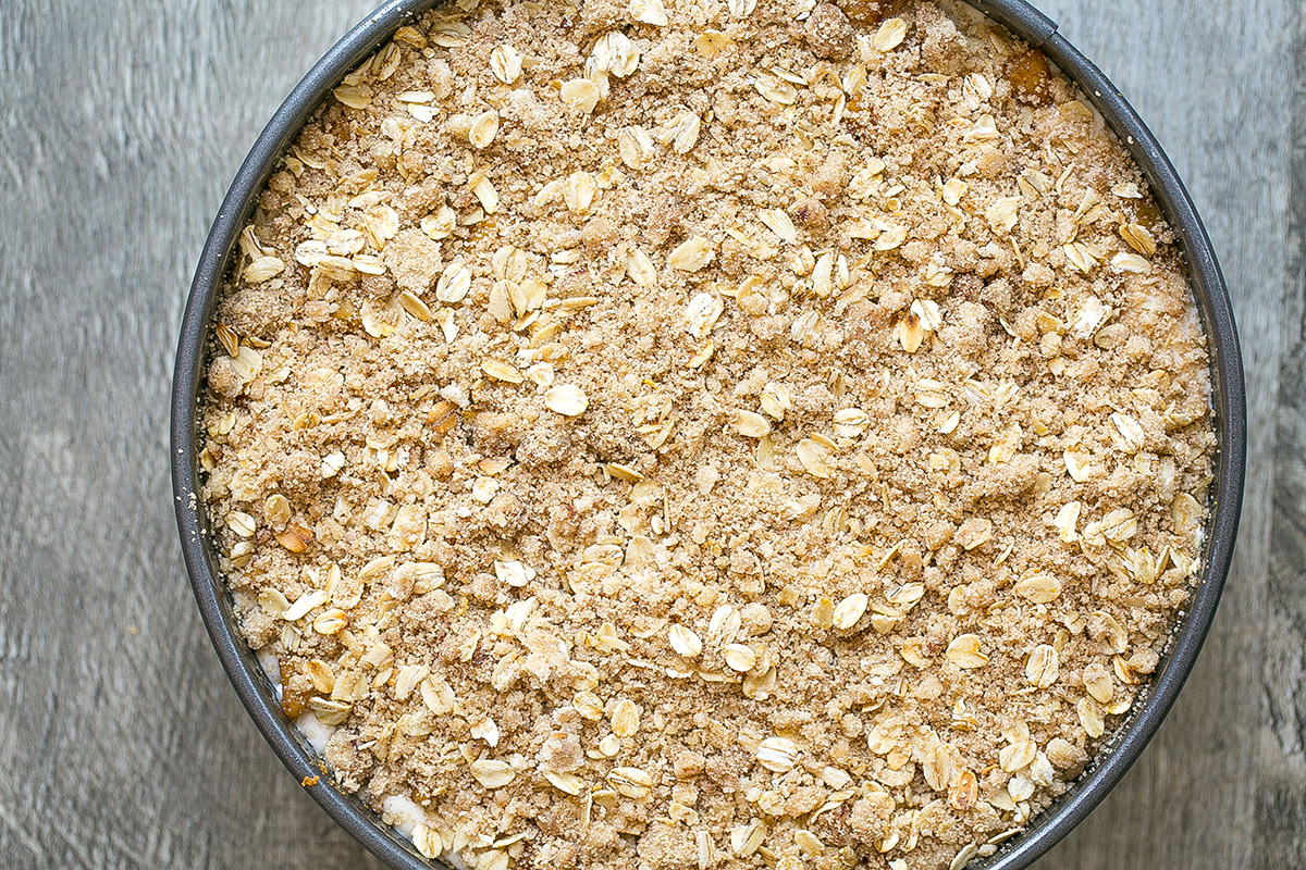 streusel topping on cheesecake