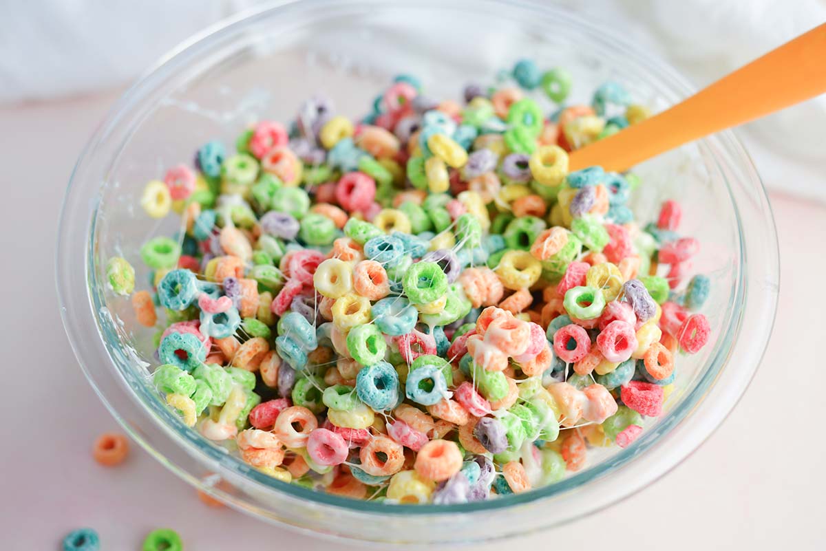 fruit loop treats mixture in bowl