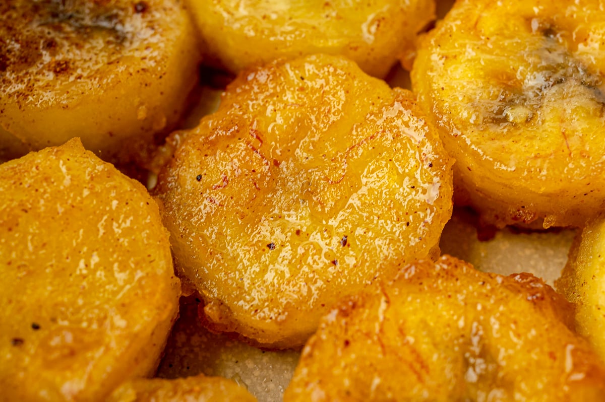 close up shot of fried bananas slices