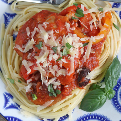 overhead shot of plate of chicken cacciatore